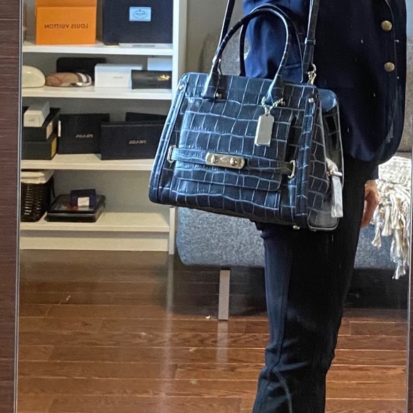 Brand new Royal Blue Croc style Coach Purse - Picture 1 of 12